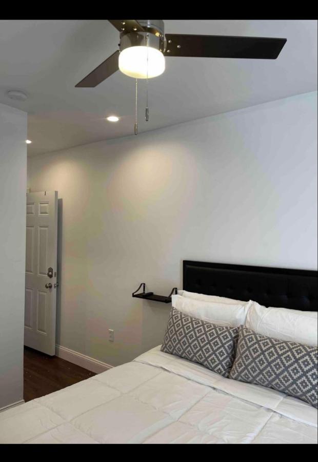 Private Luxe Room A Hidden Gem With Private Bath & Kitchen Philadelphia Dış mekan fotoğraf
